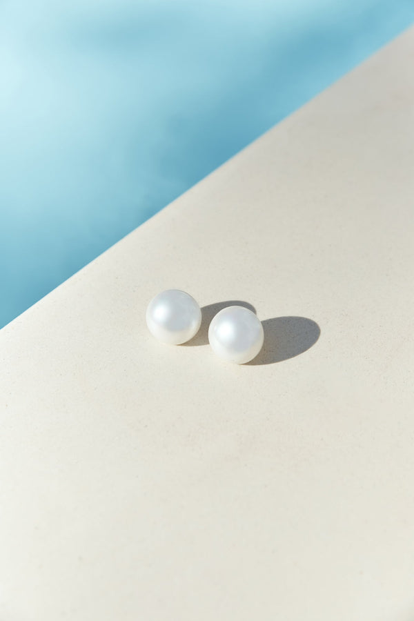 Pearlescent Earrings White