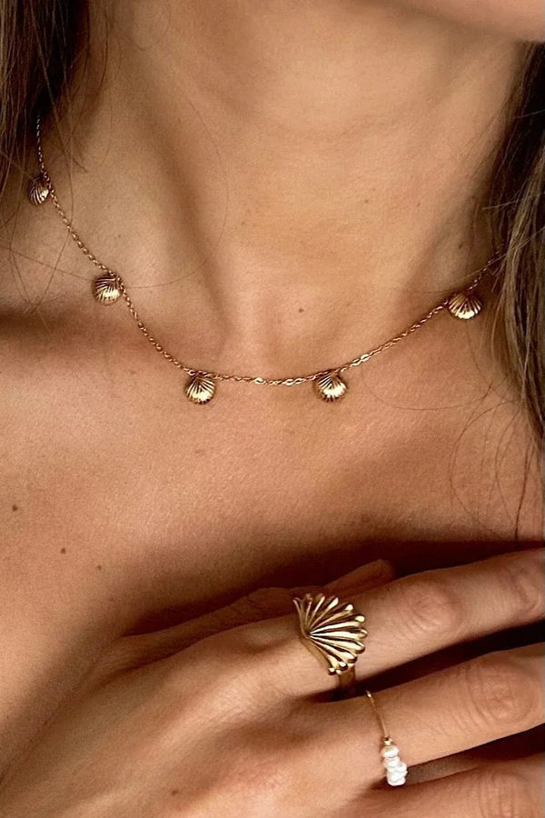 Eliana Dainty Shell Necklace