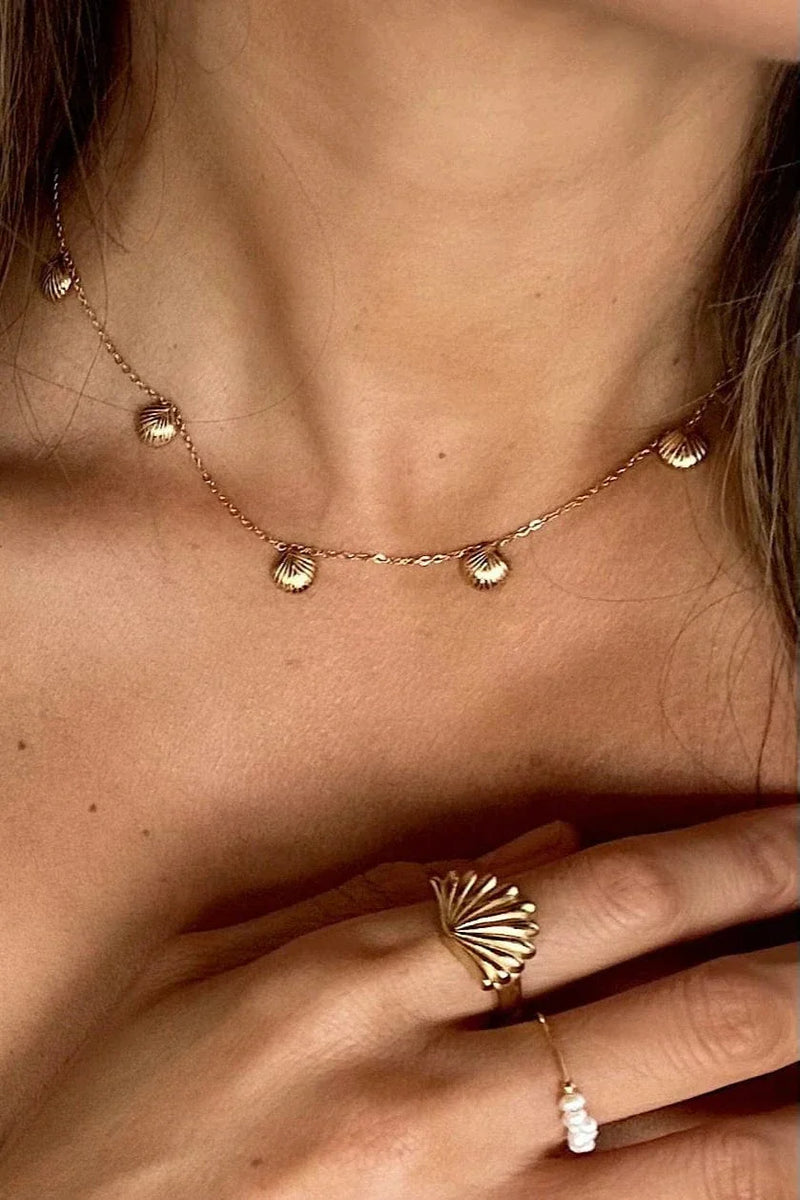 Eliana Dainty Shell Necklace